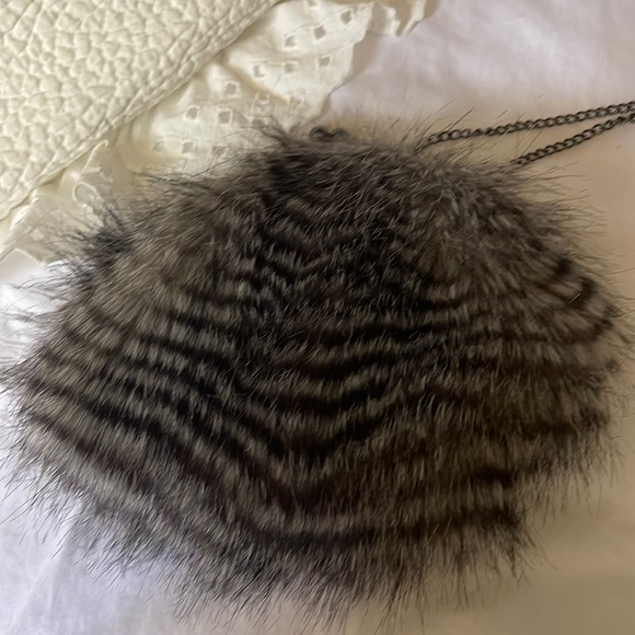 Chicos faux fur clutch bag as new - Picture 3 of 4